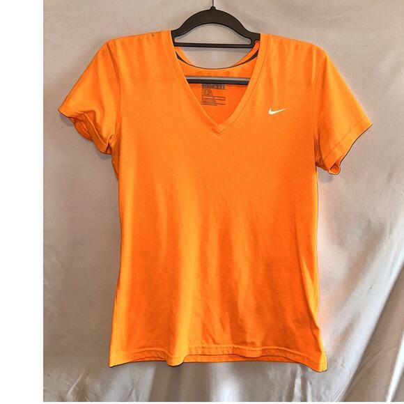 Nike Dri fit Training Top Orange size Medium regular fit - Picture 1 of 7